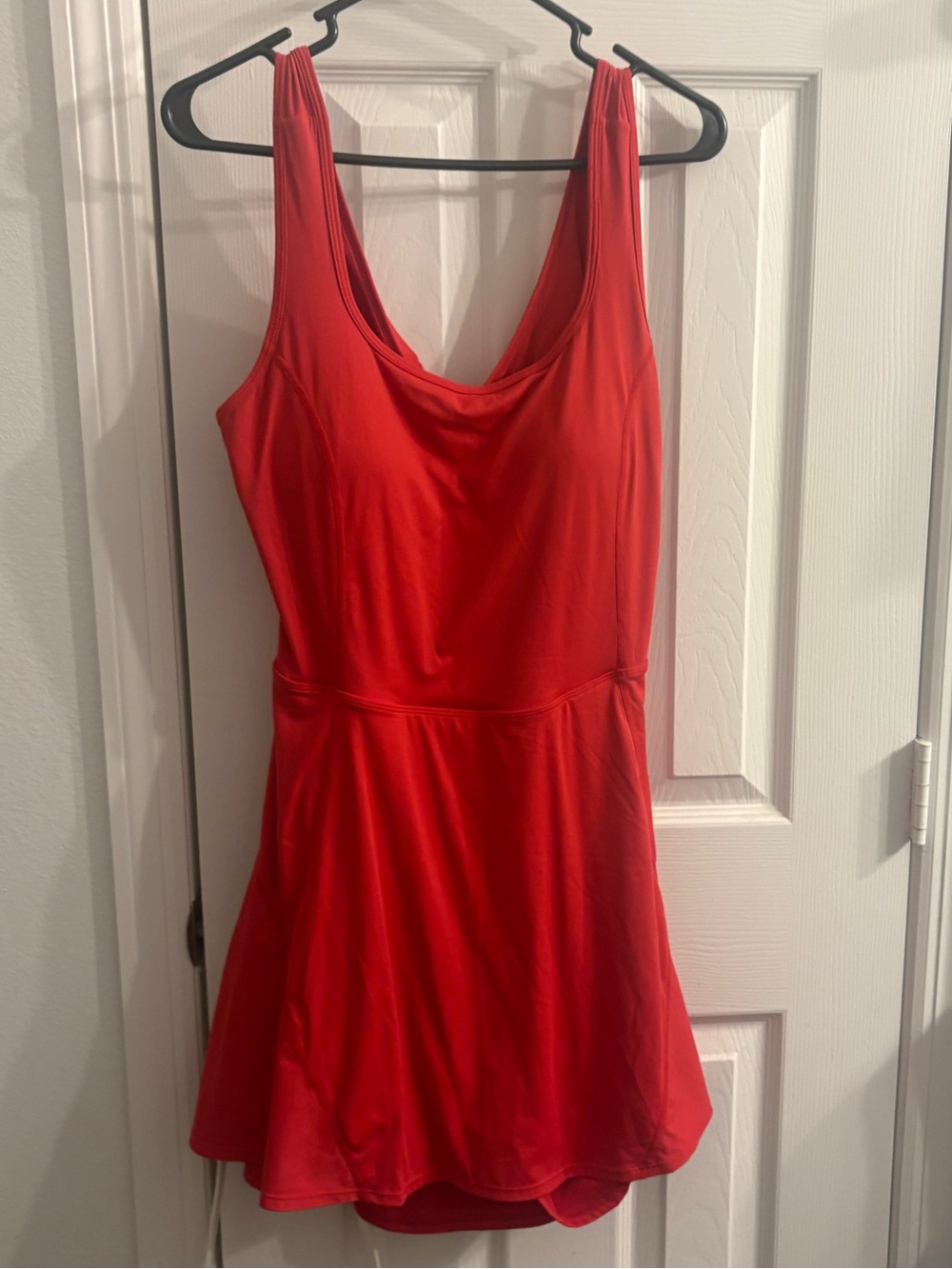 HALARA Red Scoop-Neck Active Dress